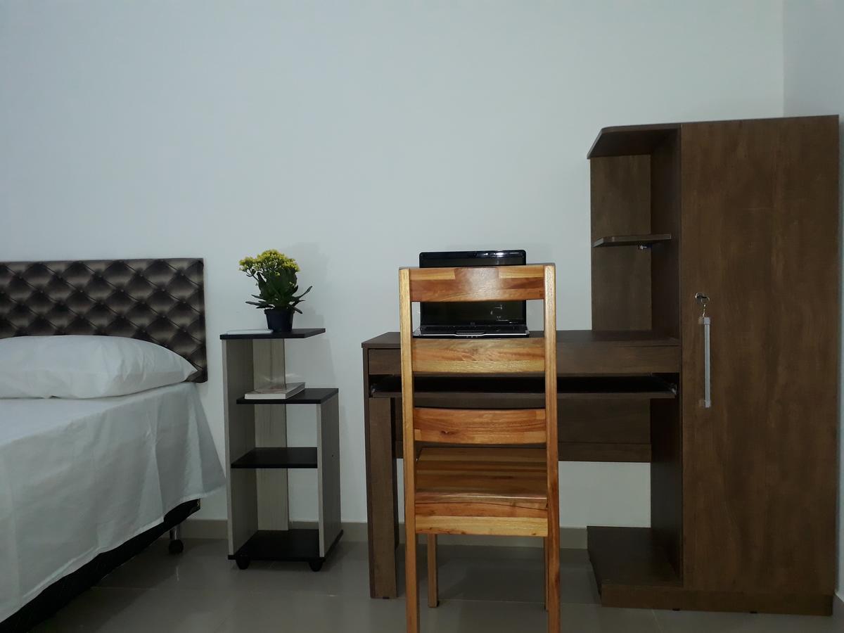 Hotel Lincohn Монтис Кларос Екстериор снимка